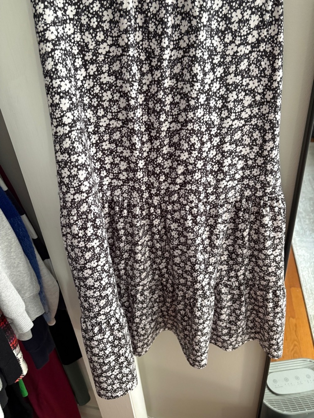 Amazon Black and White Floral V-Neck Mini Dress - Picture 9 of 9